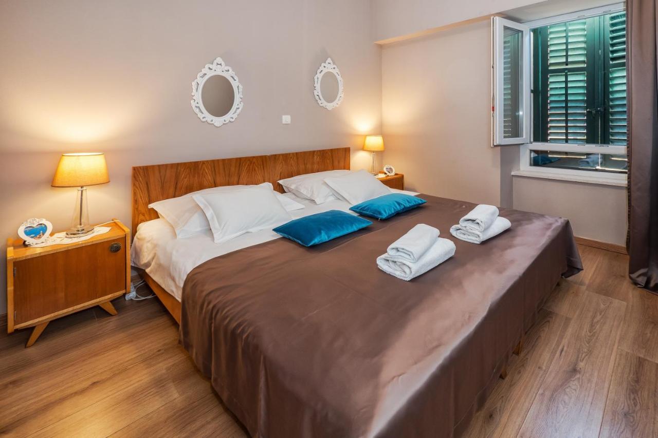 Apartment Queen Teuta In The Heart Of Split Historical Heritage Bagian luar foto